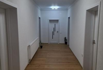 Casă cu 3 camere în Sâncrai - 4