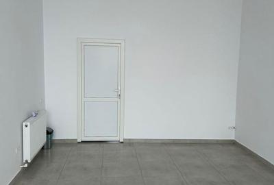 Spațiu comercial, de 60 mp, în Central - 3