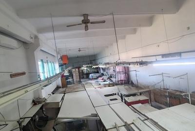 Spațiu comercial, de 996 mp, în Central - 4