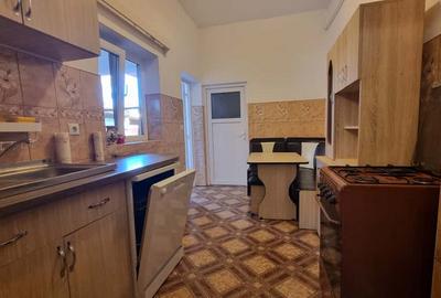 Apartament la casă în zona Florilor, COD 8234 - 6