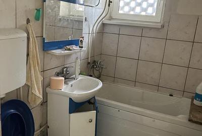 Apartament cu 3 camere decomandat în Petros - 4