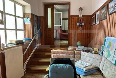 Casă cu 5 camere cu Teren 3000 Mp în Central - 12