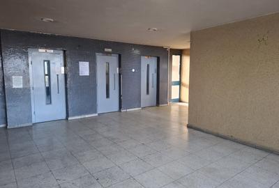 Garsonieră semidecomandată în Titan