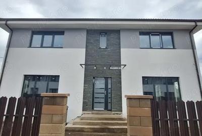 Casă cu 4 camere cu Teren 531 Mp în Chinteni - 1