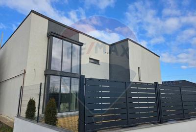 Casă cu 5 camere cu Teren 215 Mp în Cârcea - 4