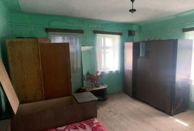 Casă individuală cu 4 camere cu Canalizare în Exterior Est - 2