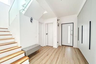 Casă cu 5 camere cu Teren 456 Mp în Berceni
