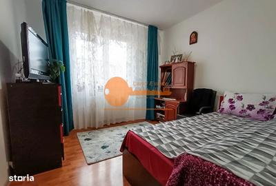 Apartament cu 3 camere decomandat în Crângași - 4