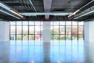 Birou, de 57 mp, în Gruia - 3