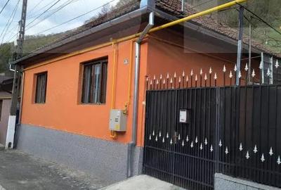 Casă cu 2 camere cu Teren 1628 Mp în Central - 8