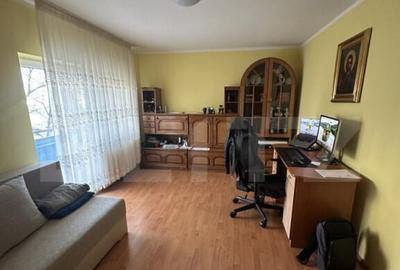 Apartament cu 3 camere, 67 mp, zona Micro 17 - 5