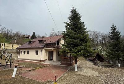 Casă cu Teren 1500 Mp în Central - 2