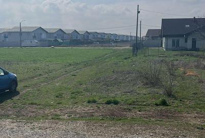 Teren TUNARI  600 mp - 2