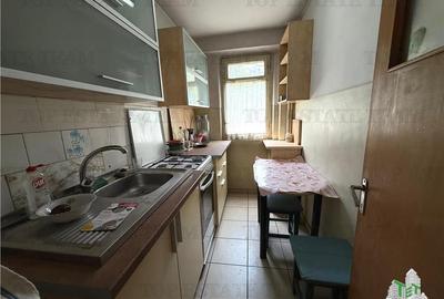 Apartament cu 2 camere semidecomandat, mobilat în Lujerului