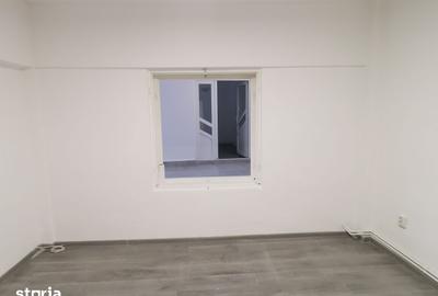 Casă cu 8 camere cu Teren 250 Mp în Grivița - 3