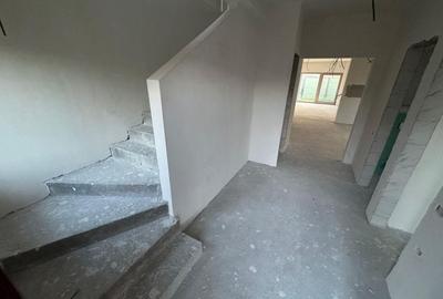 Casa de vanzare Duplex zona Carrfour - 18