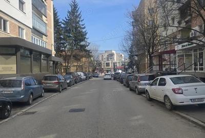Spațiu comercial, de 74 mp, în Central - 12