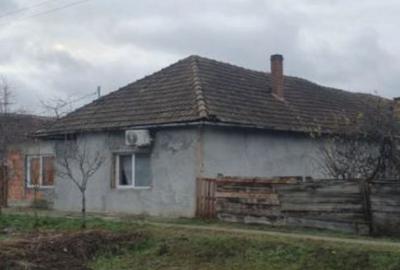 Casă cu 2 camere cu Teren 800 Mp în Sintea Mare - 1