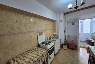 2 Camere Canta ETAJ 1 - dubla vedere - decomandat - statii CTP - Zona Petrom 2 Camere Canta ETAJ 1 - dubla vedere - decomandat - statii CTP - Zona Petrom - 7