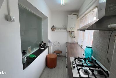 Apartament cu 4 camere decomandat în Petros - 11