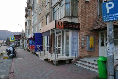 Inchiriez spa?iu comercial P.Rares - 1