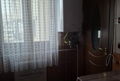 Apartament cu 3 camere decomandat în Central - 1