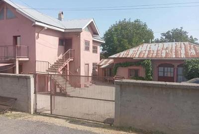 Casă cu Teren 500 Mp în 1 Mai - 2