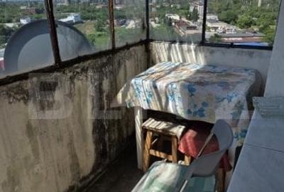 Apartament de vanzare, cu 4 camere, 4 balcoane, 75 mp, zona Blv Bucuresti - 17