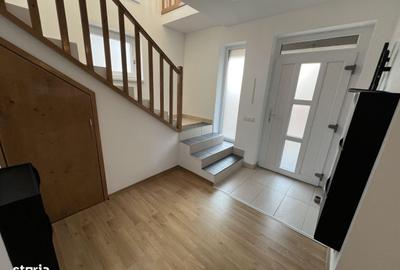 Casă cu 3 camere decomandat cu Canalizare în Ștrand - 2