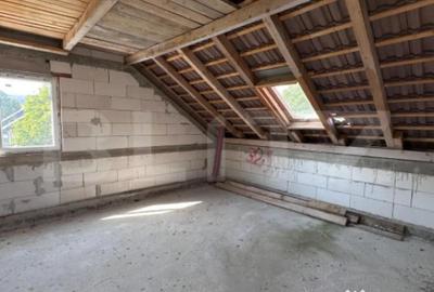 Casă cu 4 camere cu Teren 500 Mp în Central - 12
