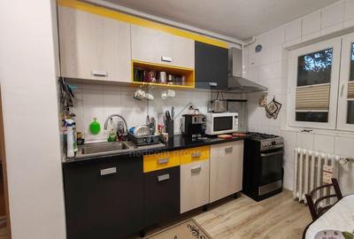 Vanzare apartament 4 camere - Rahova - str. Soldat Croitoru - 9