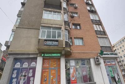 Garsobiera Bdl. T. Vladimirescu deasupra de Farmacia Convalaria ETAJ 1 - 1
