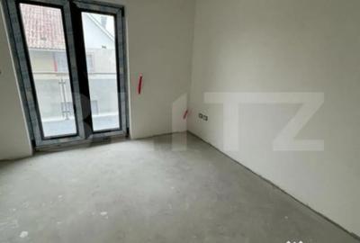 Casă cu 4 camere cu Teren 300 Mp în Central