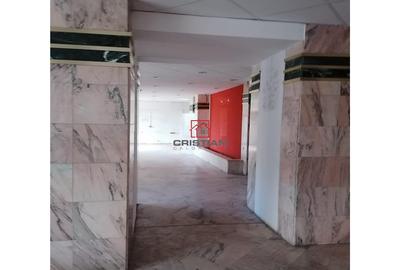 Spațiu comercial, de 1,600 mp, în Unirii - 4