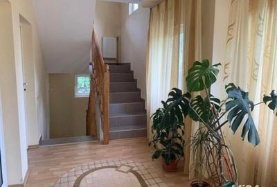 Casă cu 5 camere cu Teren 700 Mp în Goranu - 1
