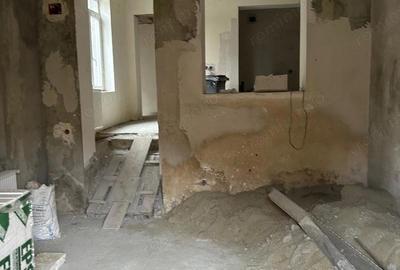 Casă cu 6 camere cu Teren 200 Mp în Odobescu - 8