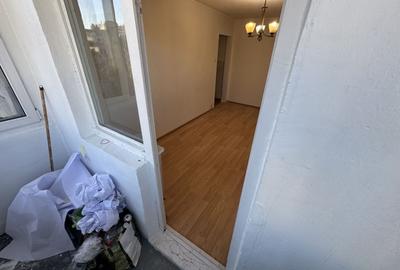 Apartament 3 camere zona Km 4 5 - 8