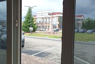 Spațiu comercial, de 50 mp, în Central - 6