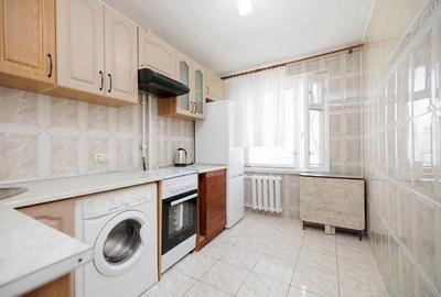 Garsonieră decomandată în Titan