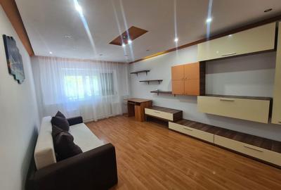 Apartament cu 2 camere decomandat în Micro 21 - 2