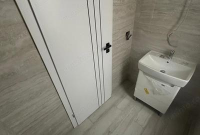 Casă cu 5 camere cu Teren 220 Mp în Mehala - 1
