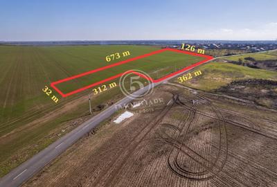 Teren Construcții intravilan de 80000 mp, în Nuci - 2