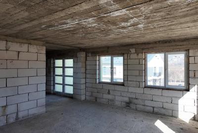 Casă cu 5 camere cu Teren 1000 Mp în Roșu - 10