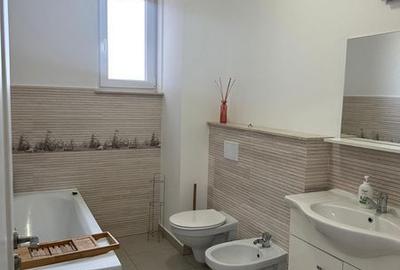 Apartament cu 3 camere în Central - 3