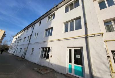 Vanzare apartament 2 camere, situat in Rovinari, strada Florilor - 2