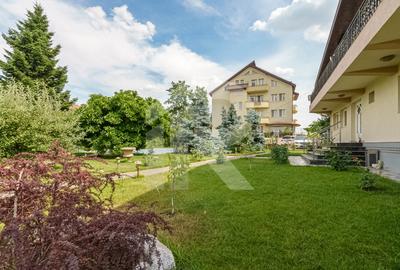 Casa cu teren de 3000 mp - ponton la lac - piscina si casa de oaspeti - 14