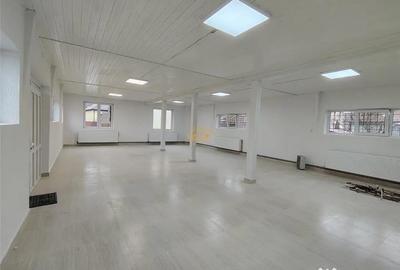 Spațiu comercial, de 201 mp, în Central - 8