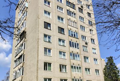 Apartament cu 3 camere circular în Astra - 1