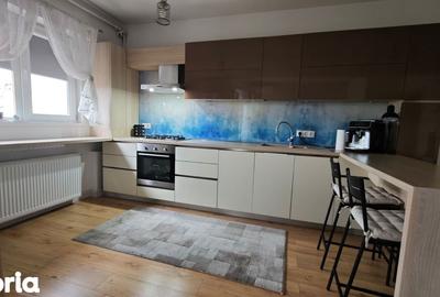 Apartament cu 3 camere în 9 Mai - 19