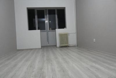 Apartament cu 3 camere semidecomandat în Micălaca - 20